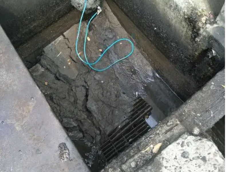 保定/易县清理河道/污水井/抽污水
